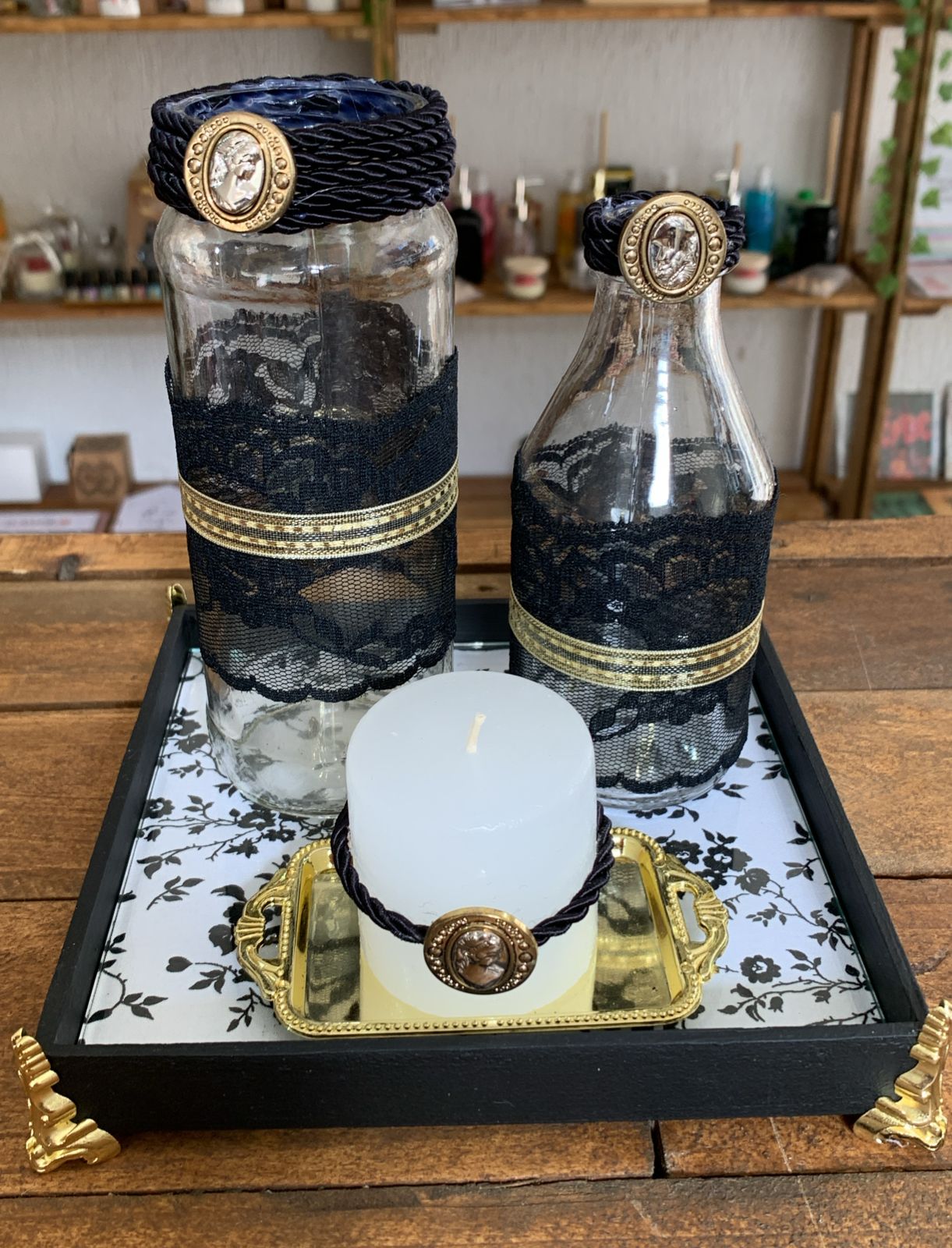 CONJUNTO PRETO BANDEJA COM VELA