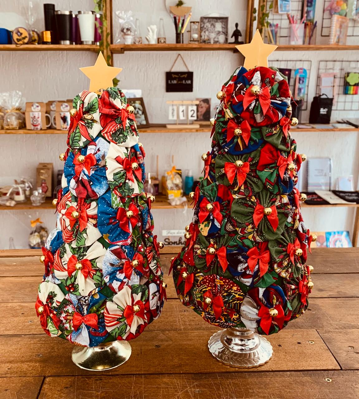 ÁRVORE DE NATAL FUXICO