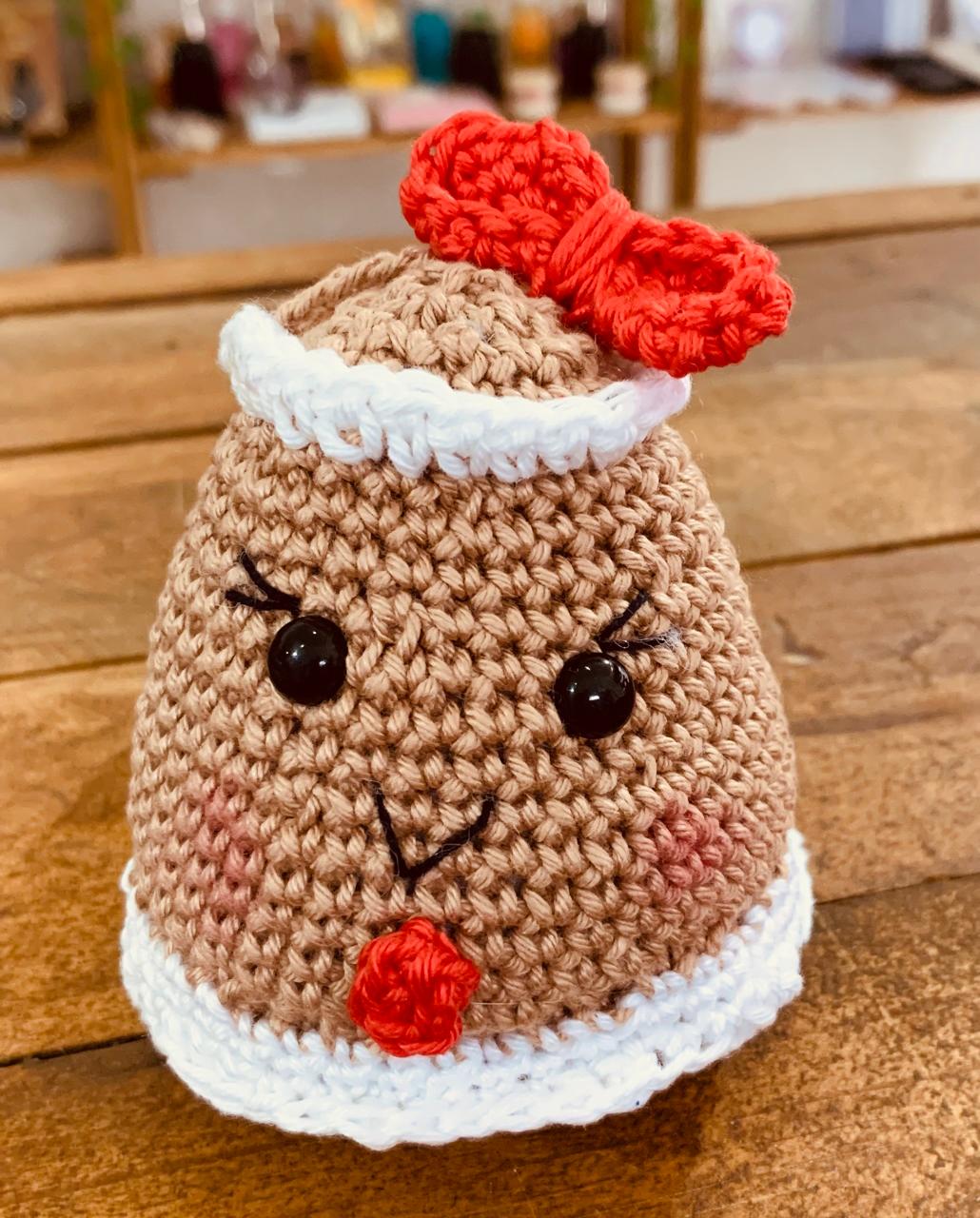ENFEITE DE ÁRVORE MARROM AMIGURUMI