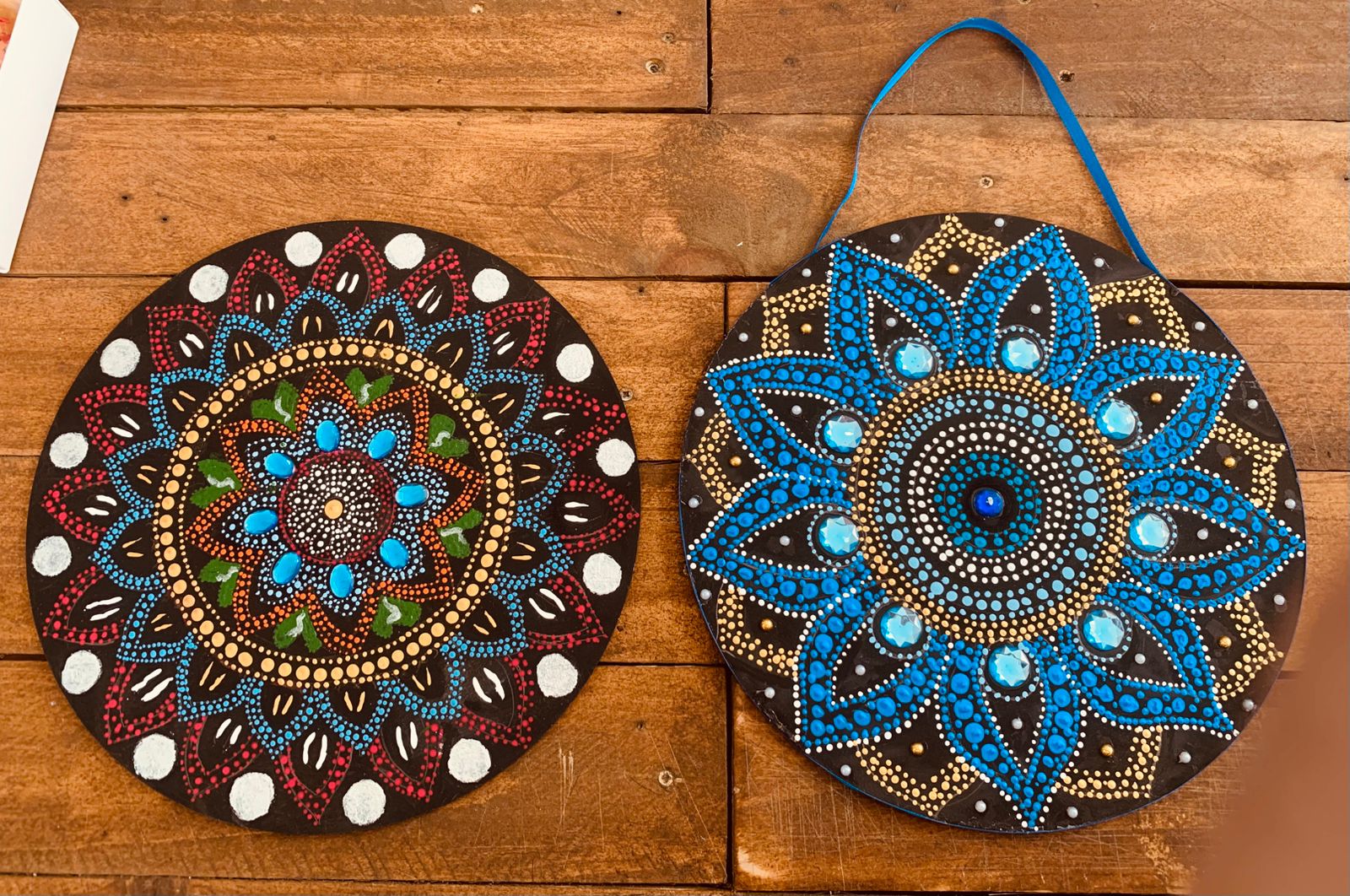 MANDALA G PINTADA Á MÃO