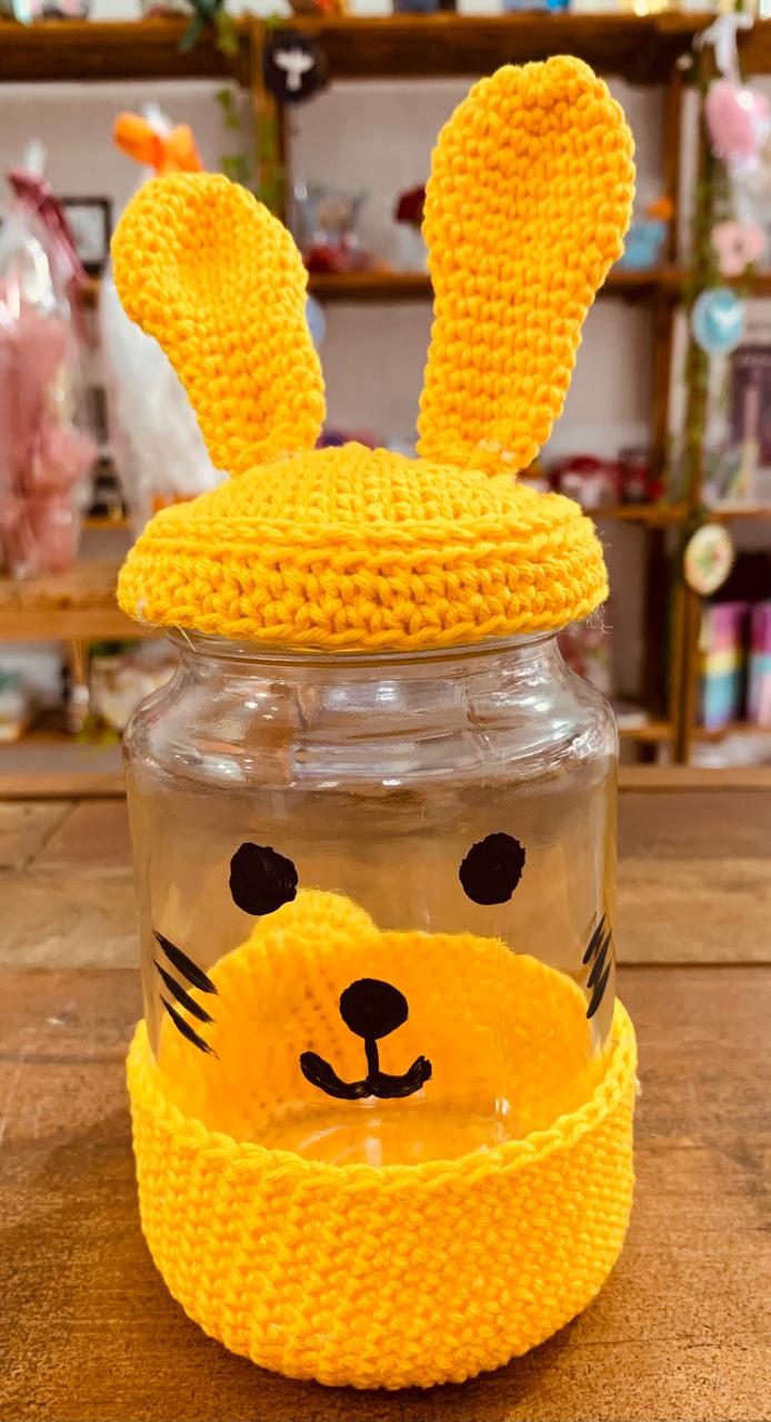 PORTA BOMBOM COELHO AMIGURUMI