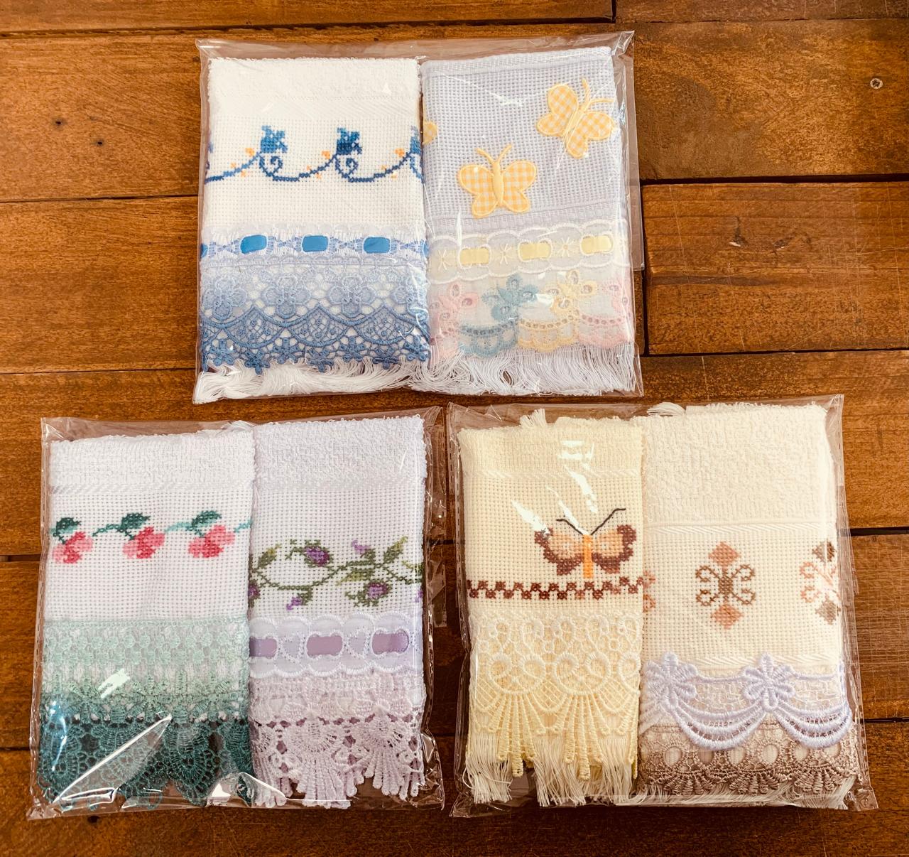 KIT 2 TOALHAS LAVABO BORDADA + RENDA
